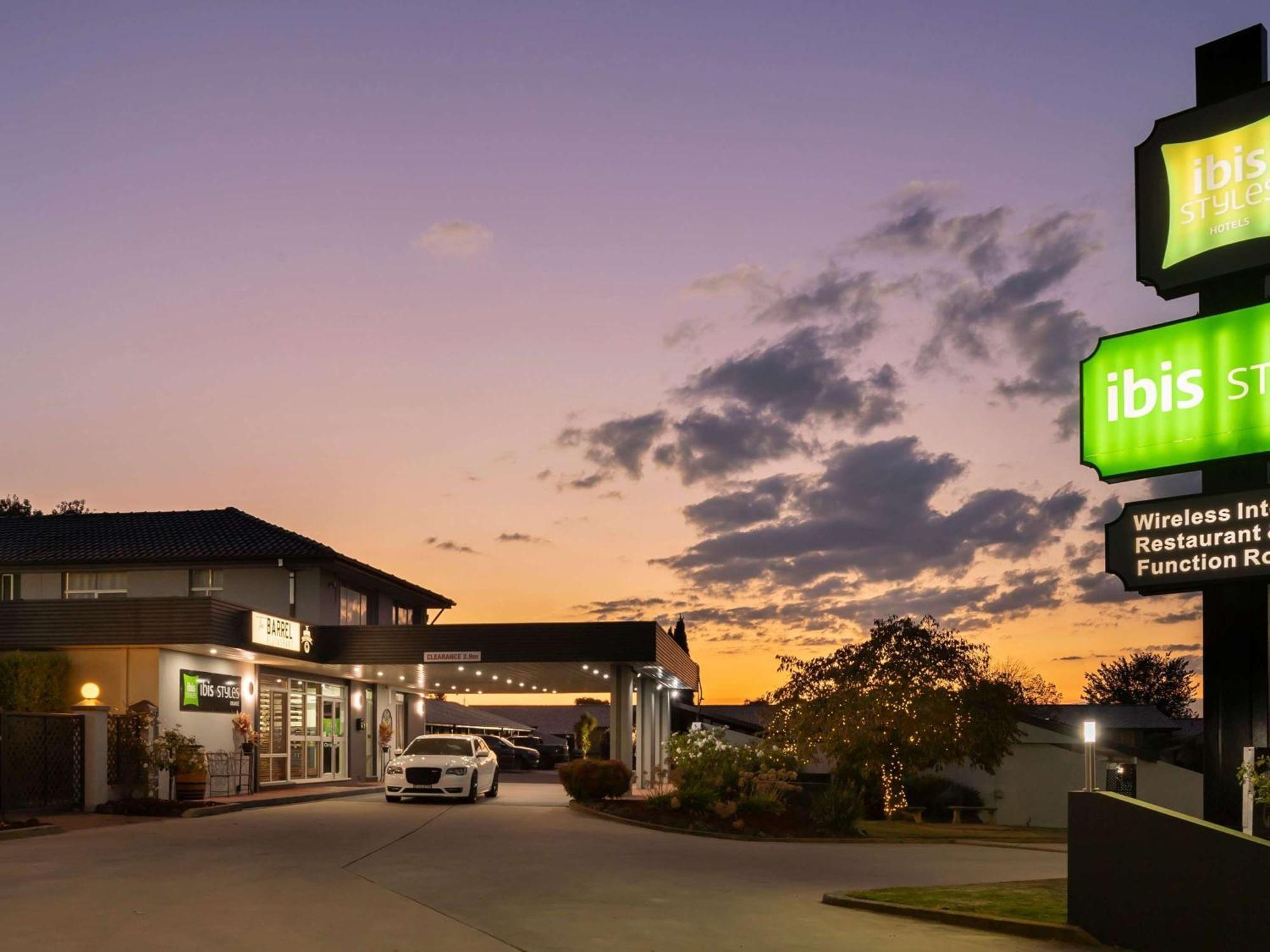 Ibis Styles Orange Exterior foto