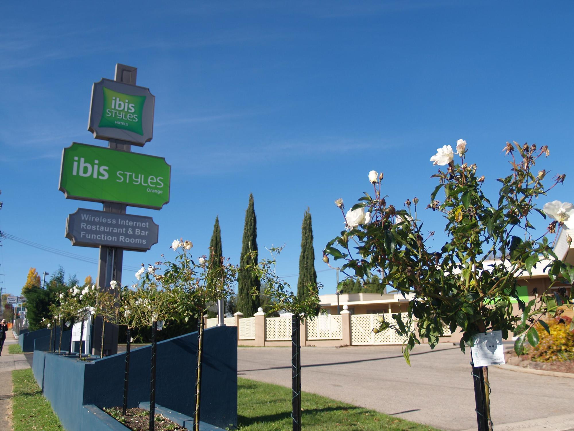Ibis Styles Orange Exterior foto