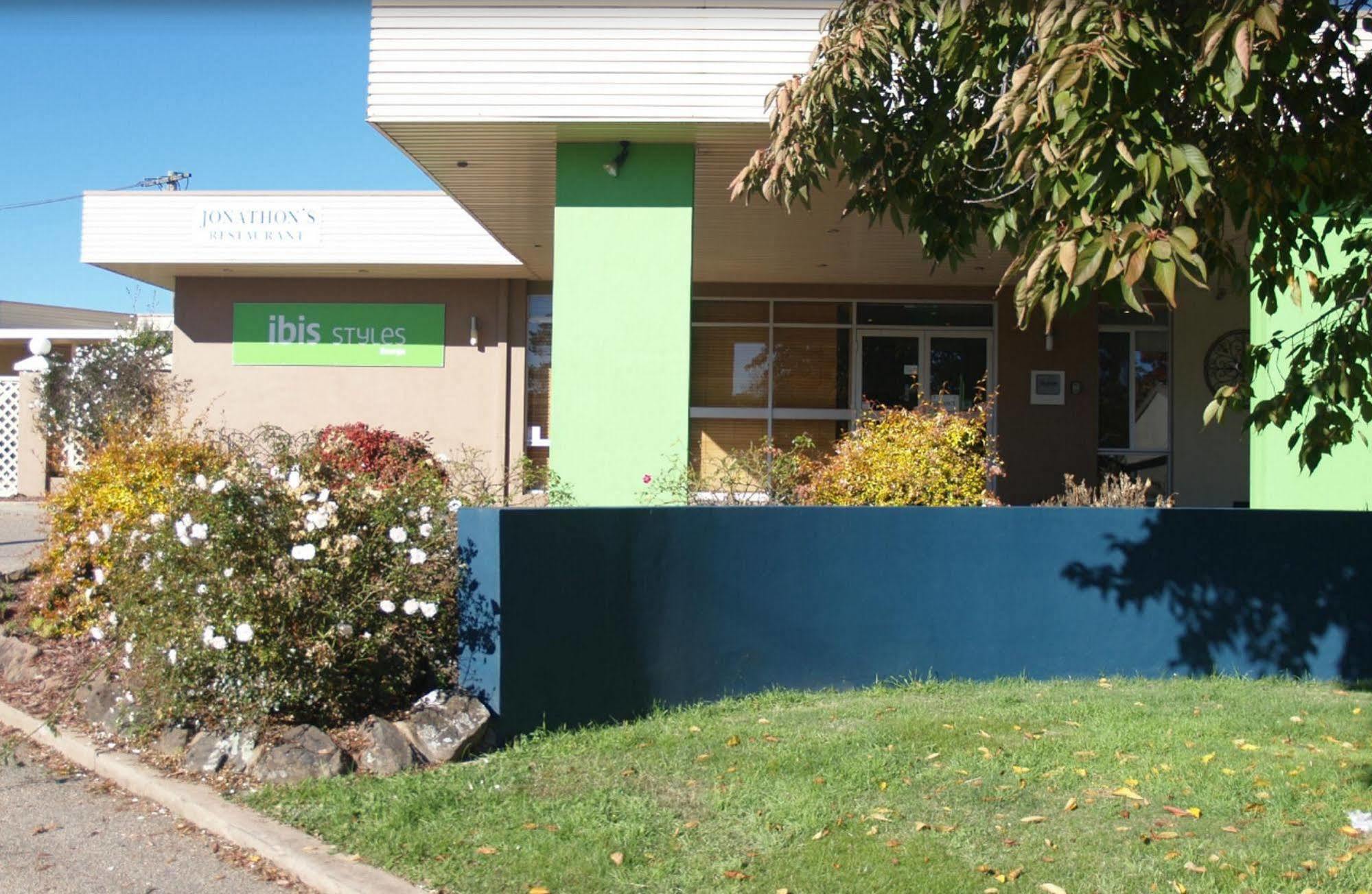 Ibis Styles Orange Exterior foto